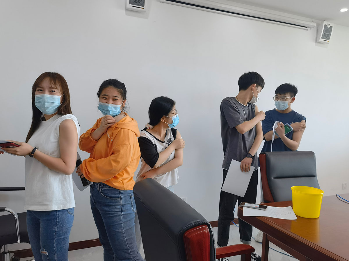 疼么，不疼，甚至有點(diǎn)想笑.jpg